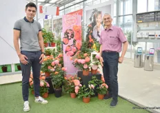 Adrian Soulie and Bruno Etavard of Meilland with Sugar Candy Rose, a new variety that they selected for its bright color, good disease tolerance and compact habit. It only needs one cutting per pot, “a real advantage for the grower. On top of that, flowers have a long shelf life, it starts dark orange, move to coral to almost white. As the plant is ever blooming you have different colors in the plant.”